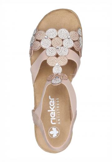 Босоножки на танкетке