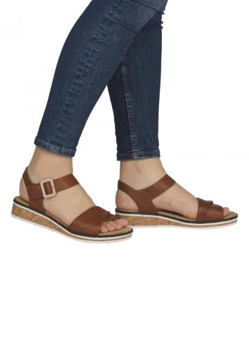 Босоножки на танкетке