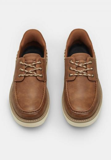 Ботинки на шнуровке