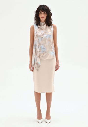 Блузка без рукавов