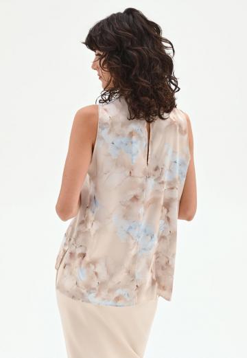 Блузка без рукавов