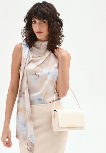 Блузка без рукавов