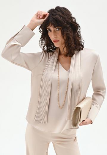 Атласная блузка