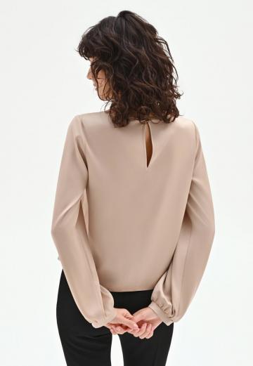 Атласная блузка