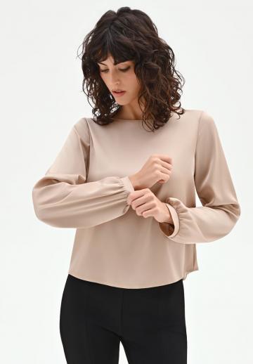 Атласная блузка