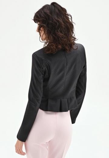 Короткая куртка