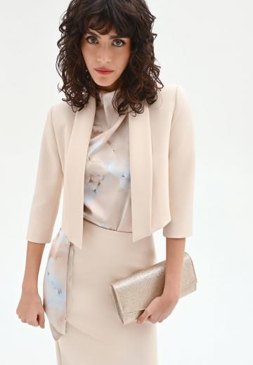 Короткий блейзер