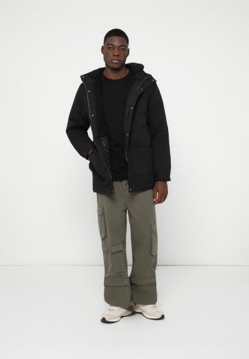 Зимняя куртка