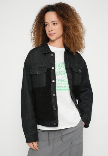 Джинсовая куртка