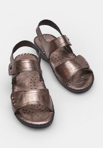 Босоножки на танкетке