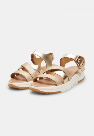 Босоножки на танкетке