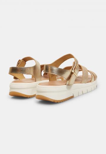 Босоножки на танкетке