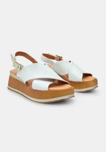 Босоножки на танкетке