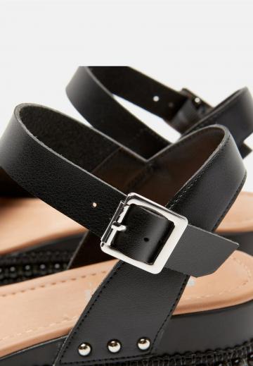 Босоножки на танкетке