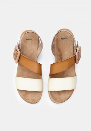 Босоножки на танкетке