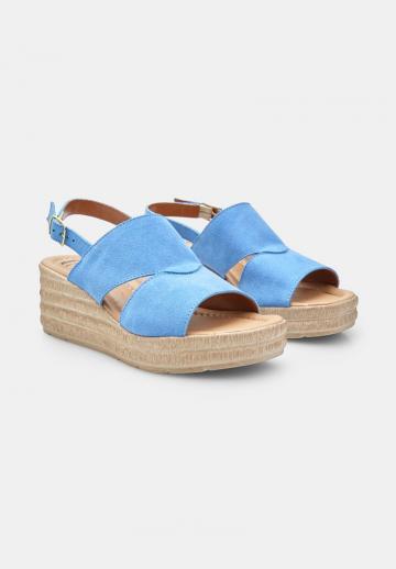 Босоножки на танкетке