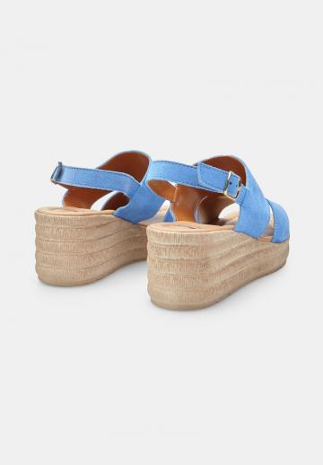 Босоножки на танкетке