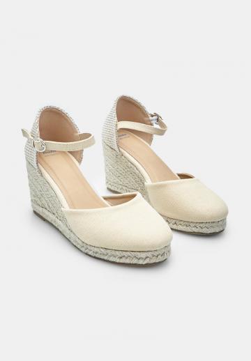 Туфли на танкетке