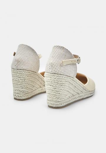 Туфли на танкетке