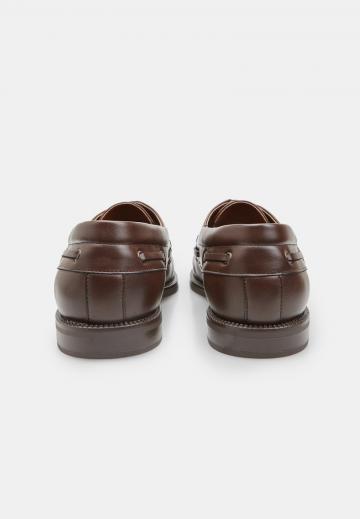 Ботинки на шнуровке