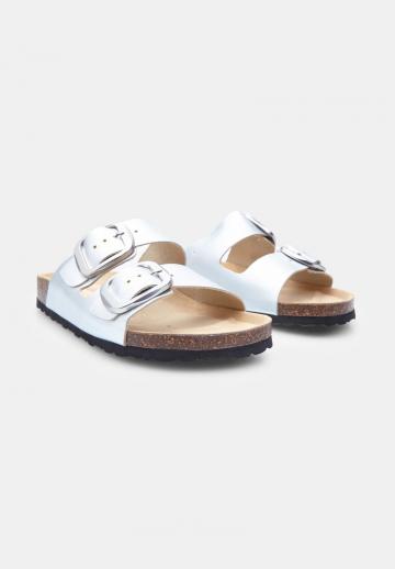 Босоножки на каблуке