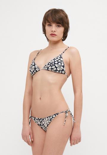 Треугольное бикини