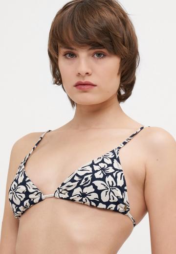 Треугольное бикини