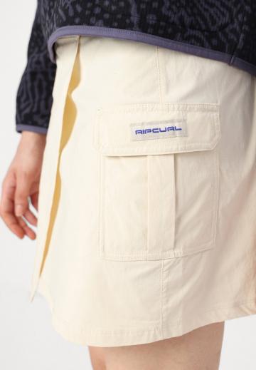 Юбка с накладными карманами