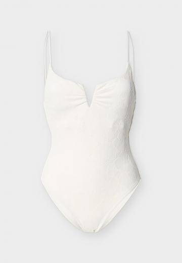 Слитный купальник