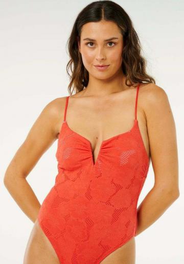 Слитный купальник