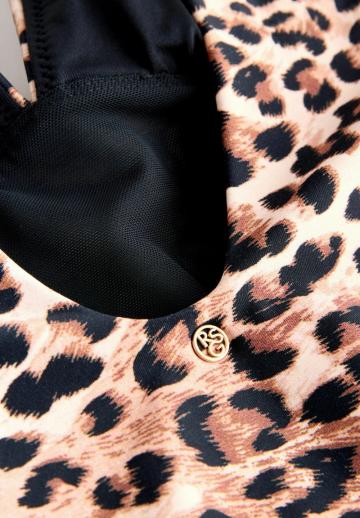 Слитный купальник