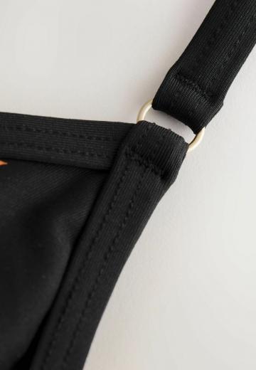 Слитный купальник