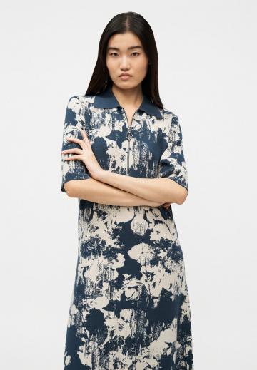 Вязаное платье