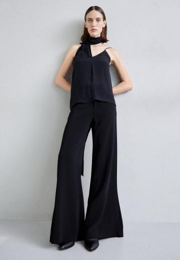 Топ на бретельках