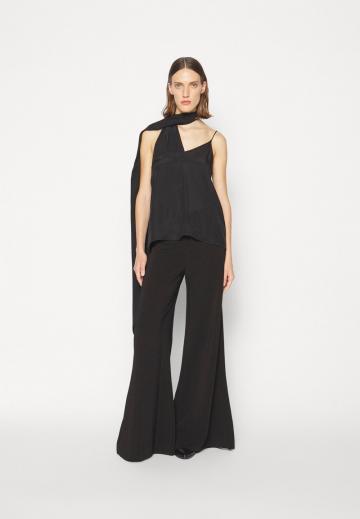 Топ на бретельках