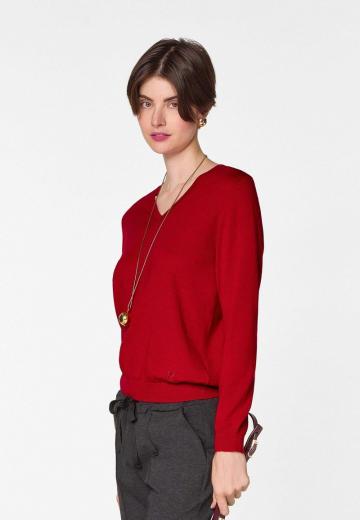 Пуловер с вырезом V