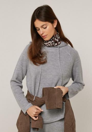 Пуловер с капюшоном