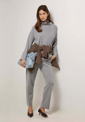 Пуловер с капюшоном