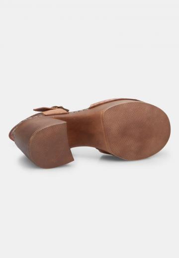 Босоножки на платформе