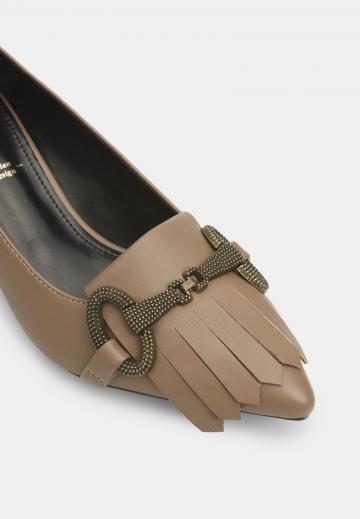 Туфли с высоким носом