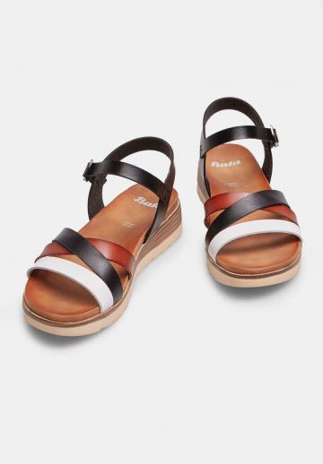 Босоножки на танкетке