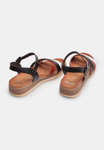 Босоножки на танкетке