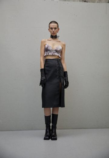 Топ на бретельках