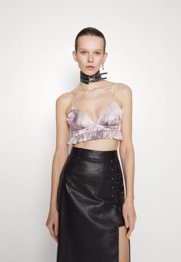 Топ на бретельках