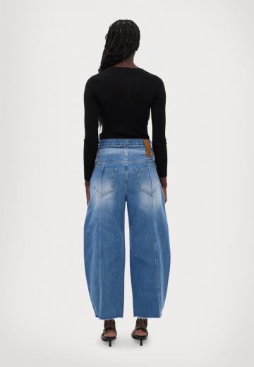 Джинсы бойфренда