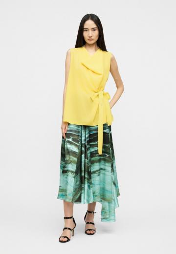 Блузка без рукавов