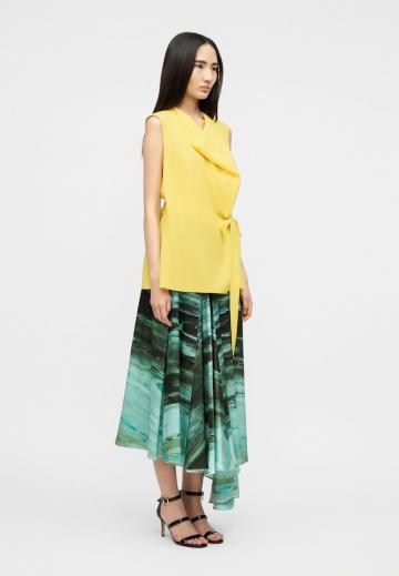 Блузка без рукавов