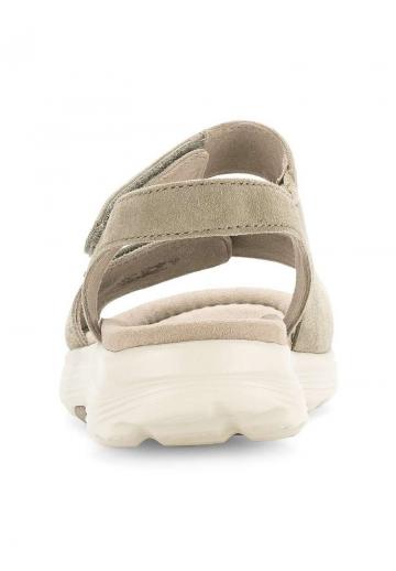 Босоножки на танкетке