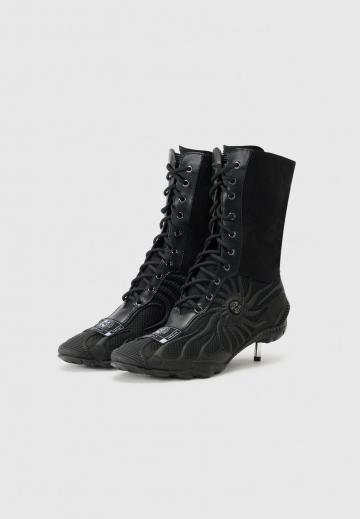 Сапоги на шнуровке