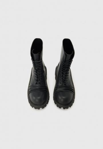 Сапоги на шнуровке